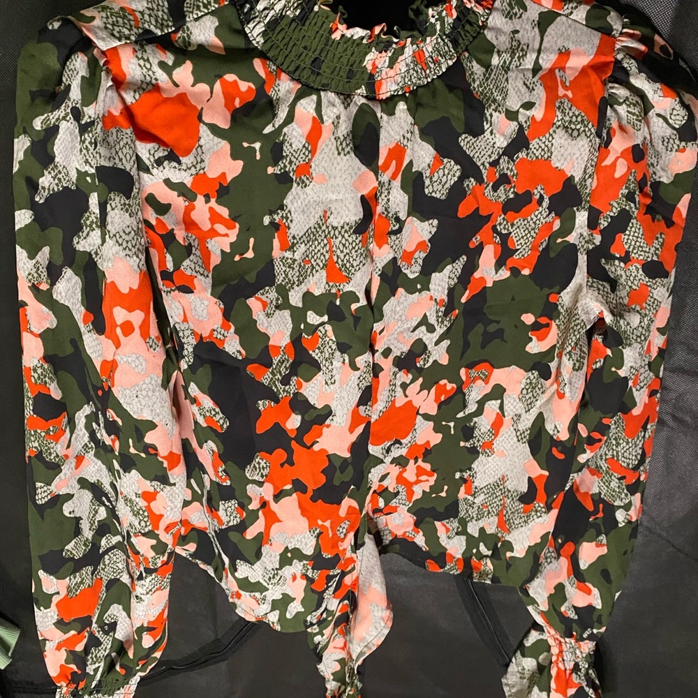 Camouflage Patterned Top - Picture 8 of 10
